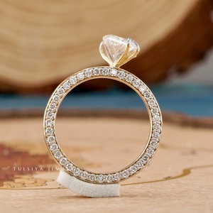 แหวนเพชรเครื่องประดับชั้นสูง ออกแบบมาเพื่อมอบความงาม ความหรูหรา และความทนทานที่เหนือชั้น พร้อมเน้นความเปล่งประกาย - Product Image 3