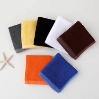 Serviettes de toilette en coton personnalisées, haute densité, moins chères, 30*30 cm, blanches, pour salon de beauté, spa, ongles, cheveux, sport, avec logo brodé