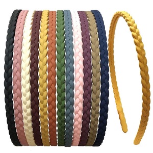 MIO Vente en gros en usine Ensemble de bandeaux en plastique Bandeau unique Divers styles En stock Accessoires de cheveux bon marché Maquillage pour les femmes - Product Image 2