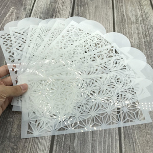 Pochoir aérographe DIY pour décoration de gâteaux, motif totem classique pour pulvérisation latérale de gâteaux, modèle pour latte art et outil de tamisage de sucre en poudre - Product Image 1