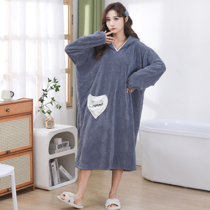 Accappatoio Caldo Personalizzato in Velluto Corallo, Abbigliamento da Casa Dolce e Carino <span class=keywords><strong>con</strong></span> <span class=keywords><strong>Cappuccio</strong></span>, <span class=keywords><strong>Pigiama</strong></span>, <span class=keywords><strong>Pigiama</strong></span> Invernale da <span class=keywords><strong>Donna</strong></span> a Cartoni Animati - Product Image 3