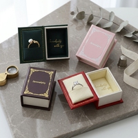 Zebooak Scatola per Anelli a Forma di Libro Personalizzabile con Elegante Esterno in Carta e Interno Morbido in Velluto