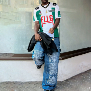 Maillot de football américain personnalisé surdimensionné à manches courtes et col en V, coupe carrée, sublimation, style streetwear, t-shirt de football - Product Image 2