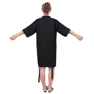 Bata de Peluquería Impermeable con Logotipo Personalizado para Salón de Belleza y Spa, Kimono de Barbero - Product Image 3