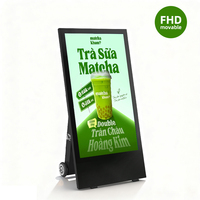 Layar Pemutar Iklan Bertenaga Baterai Tahan Air IP65 Kios Luar Ruangan Kecerahan Tinggi 1800nits Layar LCD Android yang Dapat Dipindahkan