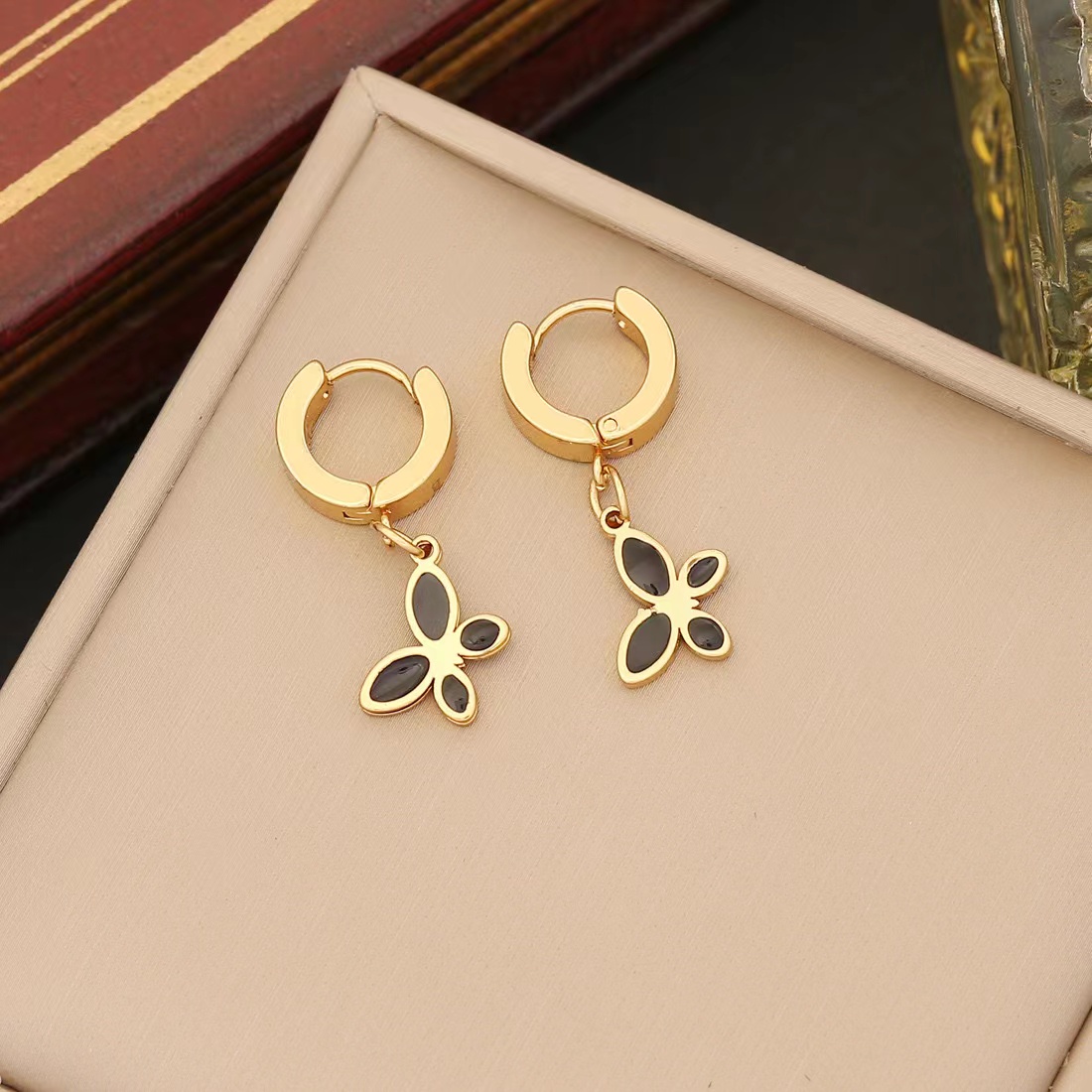 3 boucle d'oreille