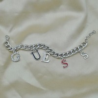 Bracelet tendance de style européen et américain, émaillé et serti de diamants, personnalisable avec des lettres, bijoux pour cadeau d'anniversaire