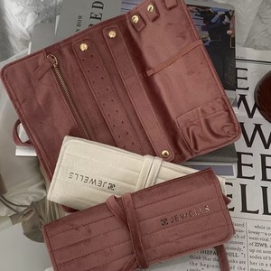 Bolsa de Viaje de Terciopelo para Joyas, Organizador Portátil para Guardar Aretes, Collares y Pulseras para Mujer - Product Image 4