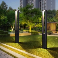 Lampadaire solaire LED carré en aluminium IP65 de 2M, 3M, 4M pour jardin