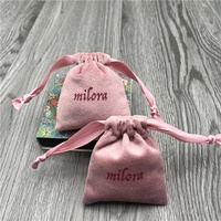 Vente en gros de pochettes à cordon personnalisées avec logo, anti-poussière, petites, pour le rangement de bijoux, pochette en velours rose doré de luxe