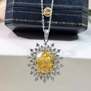จี้ซันเบิร์สต์ประดับเพชร CZ สีเหลืองแฟนซี เงิน 925 (ไม่รวมสายสร้อย)-V - Product Image 3