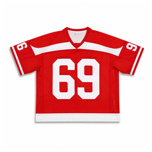 Maillot de football rouge en mesh coupe boxy - T-shirt de football surdimensionné personnalisé pour l'étranger - Product Image 1