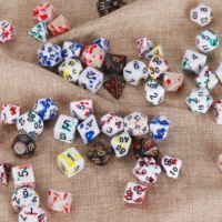 Ensemble de dés en résine écologique durable de 7 pièces, couleur unie, logo personnalisé OEM/ODM, forme polyédrique irrégulière pour jeux de rôle sur table