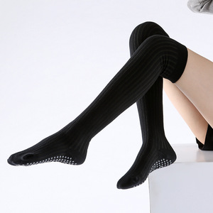 Venta al por mayor Antideslizante Fitness Precio Silicona Yoga Calcetines Calentador de <span class=keywords><strong>piernas</strong></span> - Product Image 6