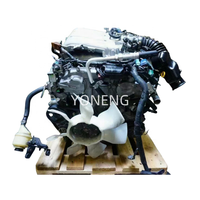 Le puissant moteur à essence 6 cylindres VG33 en forme de V avec une cylindrée de 3,3L pour la série Paladin de Nissan