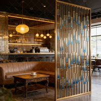 Paravent de séparation moderne en verre avec cadre en acier inoxydable de luxe pour hall d'entrée et design de cloison de pièce