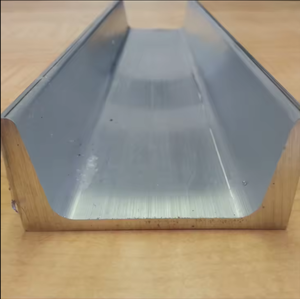Acier galvanisé laminé à chaud en forme de U de qualité Q235B AiSi Standard pour les façades de bâtiments - Product Image 5