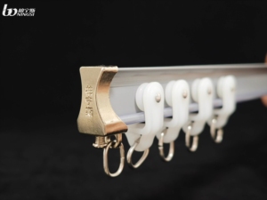 <span class=keywords><strong>2025</strong></span> Trung Quốc nhà máy trực tiếp bán hợp kim nhôm đường sắt Rèm cho cửa sổ khách sạn trang trí - Product Image 3