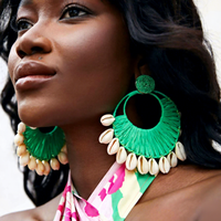 BOHEMIA Boucles d'oreilles créoles en macramé de raphia tressé à la main avec coquillages, pour femme