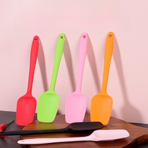 Gran oferta, espátula de crema de pastel de cocina de silicona reutilizable, herramientas para hornear y repostería en línea, raspador de mezcla - Product Image 1