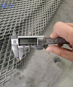 HENGLUO HL-0010 Rete Metallica Espansa Zincata a Trama Semplice Perforata per Protezione in Edilizia - Product Image 1