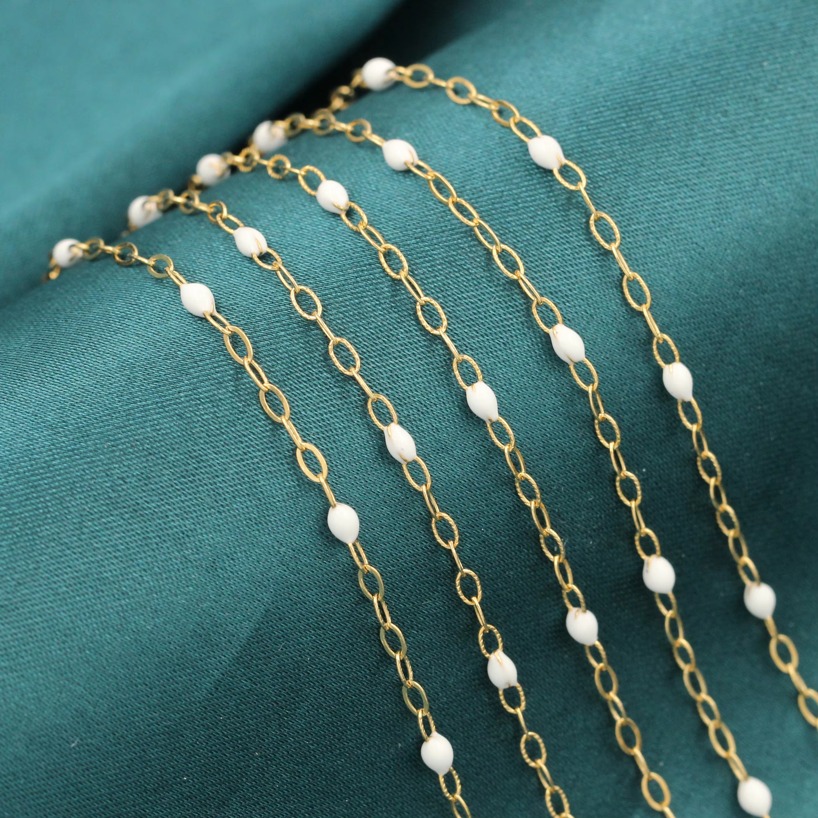 เคลือบสีขาว