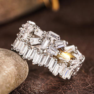 Bague de cocktail géométrique A115 en argent 925 avec cristaux et strass sertis en canal, bijoux de fête pour femme - Product Image 3