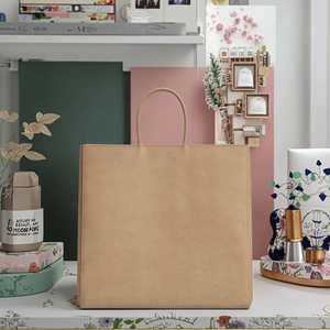 Bolsa de Regalo de Papel Kraft Colorida con Asa Retorcida y Logotipo Personalizado para Dulces, Velas, Manualidades, Promociones y Compras - Product Image 3