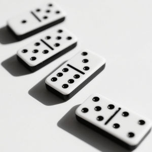Ensemble de dominos en acrylique noir et blanc Double 6 9 avec blocs Domino de taille de modèle différente pour jeux de table - Product Image 2