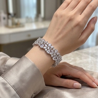 Bracelet manchette large en laiton et zircon de luxe, tendance pour femme, idéal pour mariage, fiançailles, bijoux de mode, cadeau de mariage - Collection 2026
