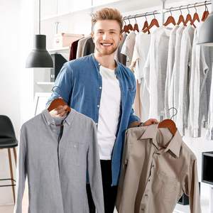 Tendedero de Ropa de Madera Marrón de Alta Calidad, Nuevo, con Perchas de Madera y Alambre de Acero para Uso en Armarios y Tiendas - Product Image 5