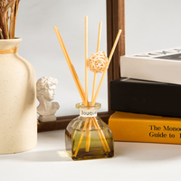 Diffuseur d'huiles essentielles aromathérapeutiques longue durée 50 ml, diffuseur de parfum d'ambiance avec bâtonnets et fleurs séchées