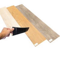Revêtement de sol PVC auto-adhésif épais, résistant à l'usure et imperméable, motif grain de bois réaliste pour usage résidentiel et commercial