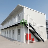 Maison modulaire à double étage à assemblage rapide, en conteneur, avec structure en acier et fenêtres, pour logement temporaire