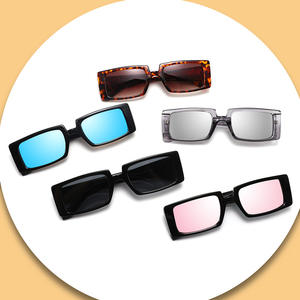 Nuevas Gafas de Sol Cuadradas Minimalistas para Mujer, Montura Negra de PC, Protección UV400, Moda, Viajes, Conducción - Product Image 3