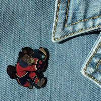En gros, épingles de revers en émail personnalisées 2D 3D, économiques, pour mascotte de hockey sur glace à tête mobile