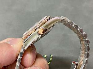 Reloj de Pulsera Mecánico Automático de Lujo para Hombre, Personalizado, de Alta Calidad, con Cadena Dorada de Cinco Eslabones y Moissanita - Product Image 4