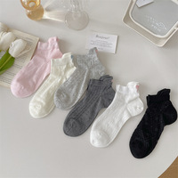 Nouvelles chaussures bateau pour femmes en couleur unie avec nœud papillon brodé, chaussettes en coton, fines et respirantes
