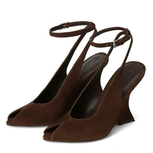 Nouveaux styles de talons personnalisés pour femmes : Escarpins à bout ouvert, sandales à talon compensé en daim, chaussures habillées à brides de cheville en cuir verni - Product Image 1