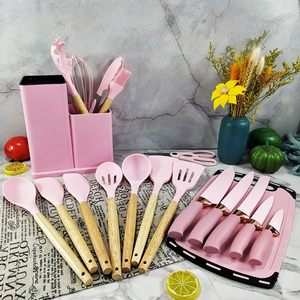 Ensemble d'ustensiles de cuisine en silicone écologiques Inthetrend de 19 pièces avec poignées résistantes à la chaleur et poignée en bois - Product Image 3