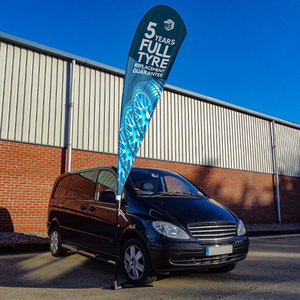 Bandera de plumas de lavado de coches de publicidad de Metal de acero para exteriores de poliéster de alta resistencia Bandera de Base de neumático de coche plegable - Product Image 4