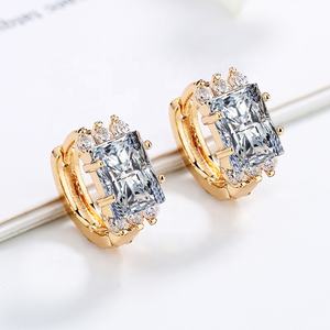 <span class=keywords><strong>Orecchini</strong></span> fantasia in ottone Design moda gioielli <span class=keywords><strong>orecchini</strong></span> a cerchio grandi <span class=keywords><strong>orecchini</strong></span> in <span class=keywords><strong>oro</strong></span> 18K disegni orecchino per le donne - Product Image 5