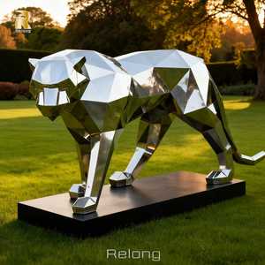 Estátua Escultural de Leopardo em Aço Inoxidável em Tamanho Real com Design Geométrico à Venda - Product Image 3
