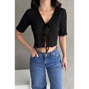 Blusa Corta de Mujer con Cuello en V y Lazos Delanteros, Tejido Waffle, Ajuste Elástico, Manga Corta, Estilo Casual para el Día a Día - Product Image 1