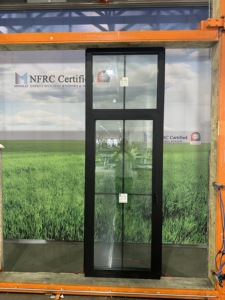 Fenêtre en aluminium à rupture <span class=keywords><strong>thermique</strong></span> de conception de calandre de style français Fenêtre inclinable et tournante à triple vitrage certifiée NFRC pour villa - Product Image 2