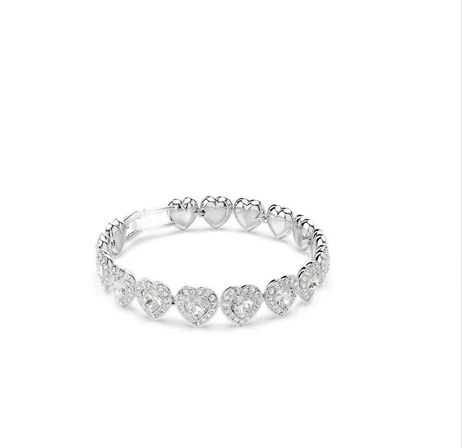 White gold heart-shaped suit (necklace bracelet earrings)