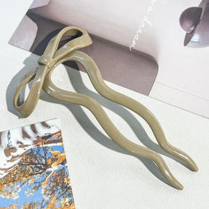 Pasador de Pelo en Forma de U, Bonito y Dulce, de Plástico, Color Sólido, Ondulado, para Mujer - Product Image 4