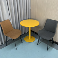 Table de bar commerciale carrée en métal de style industriel, luxe léger, multifonctionnelle, petite table à manger pour salon de thé, snack-bar, chaises