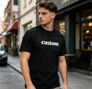 Camiseta de Manga Corta con Cuello Redondo Negra para Hombre con Estampado de Letras Personalizado, Estilo Informal, Ajuste Regular, Algodón Jersey - Product Image 1