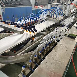 플라스틱 시트 프로파일 보드 건설 제조용 자동 <span class=keywords><strong>PVC</strong></span> 벽 패널 압출 기계 - Product Image 2